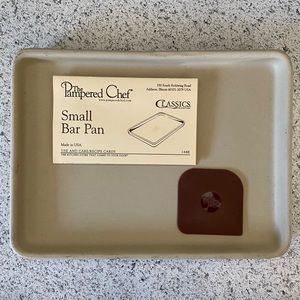 The Pampered Chef small stone bar pan